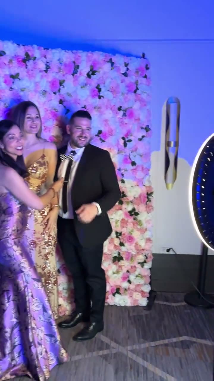 Floral wall, digital booth, Digital booth