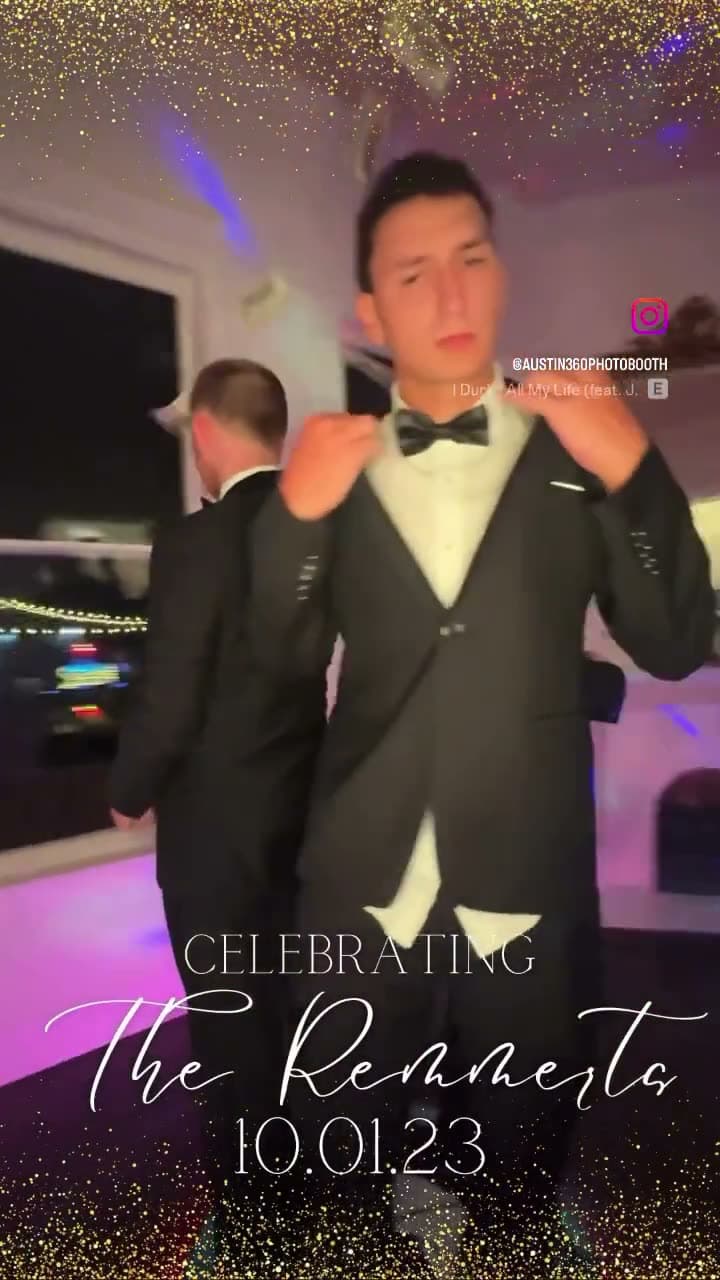 The groomsmen’s turn, Weddings