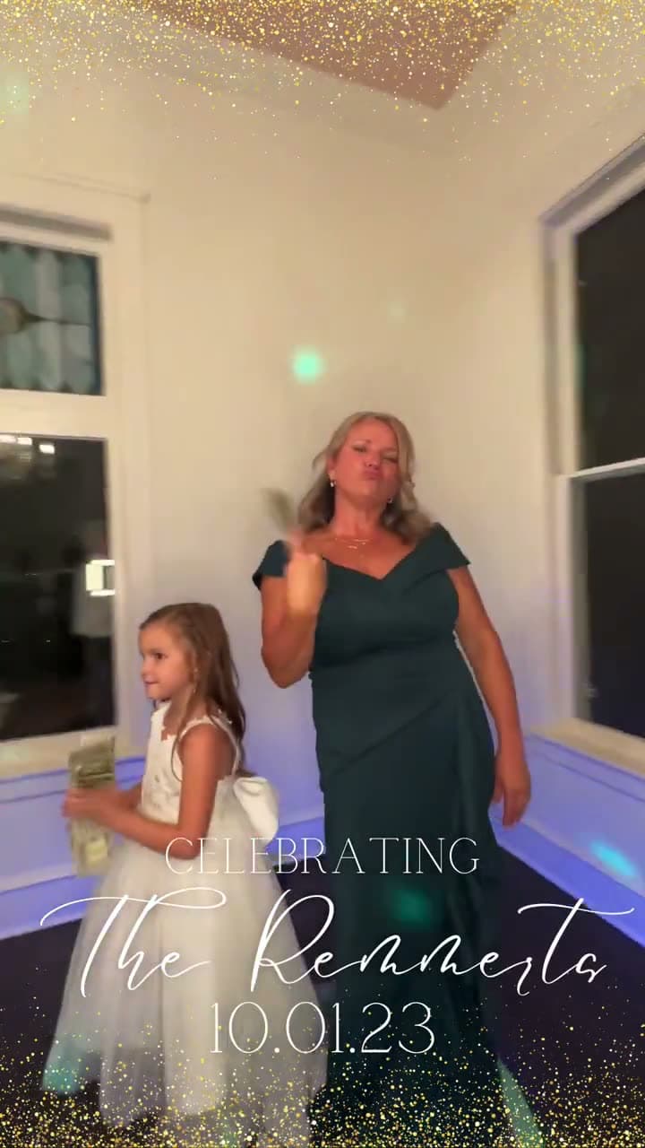 A moment with the flower girl, Weddings